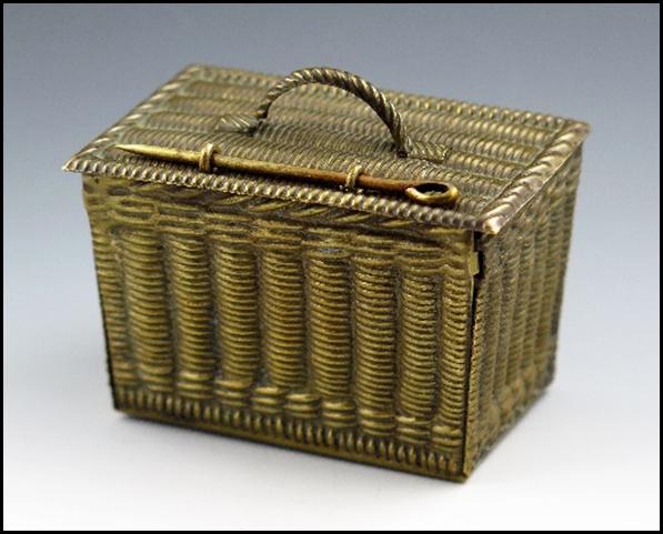 A close-up of a metal box

Description automatically generated